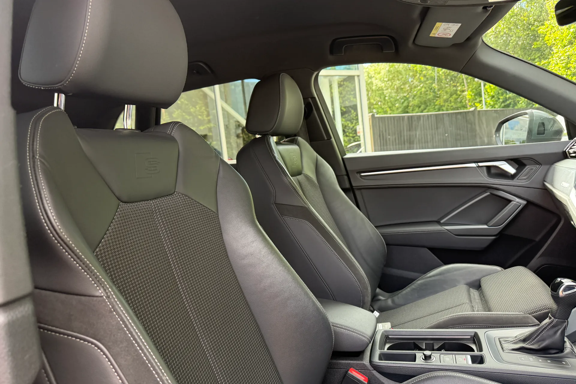 Audi Q3 thumbnail image number 31