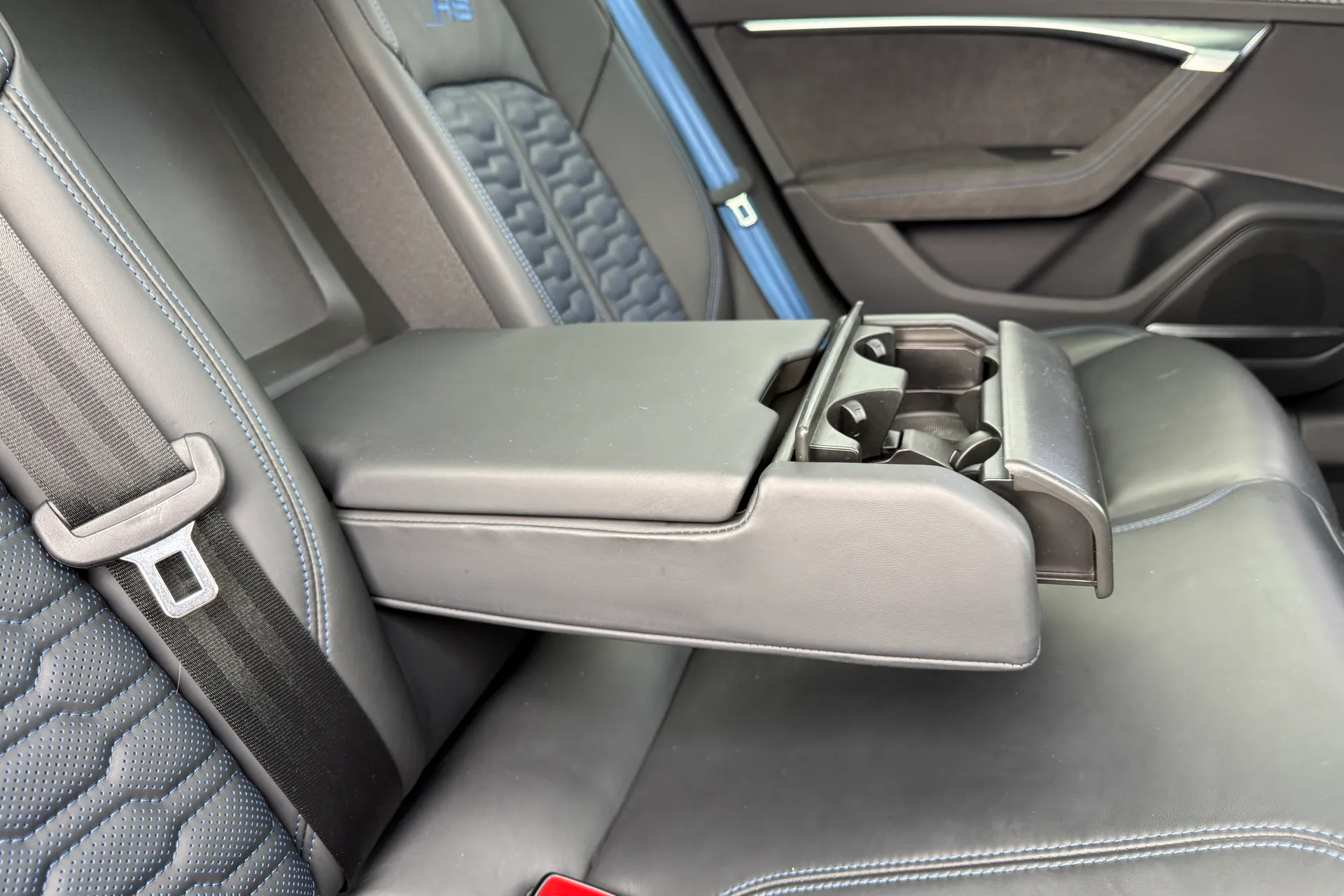 Audi RS6 thumbnail image number 56