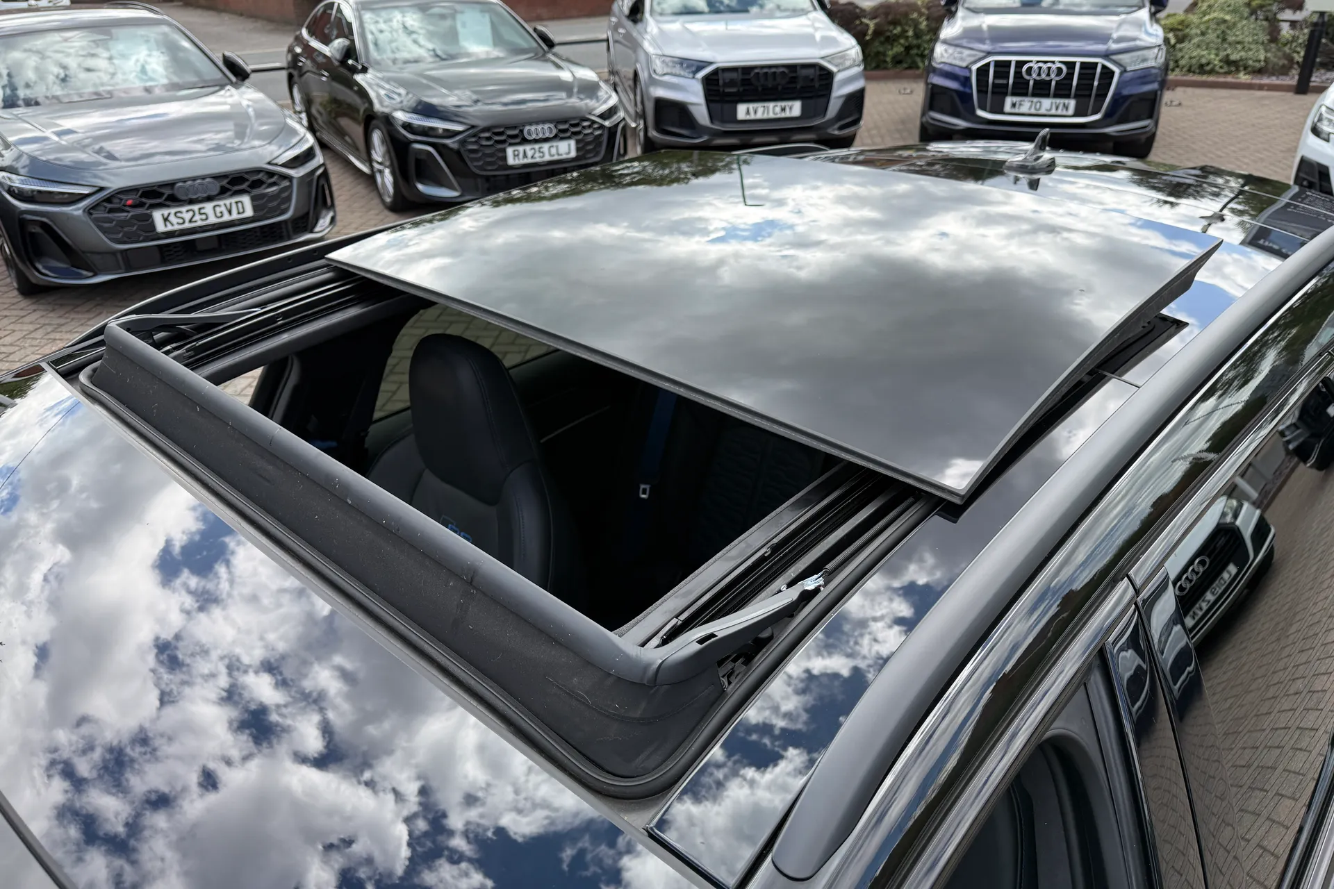 Audi RS6 thumbnail image number 9