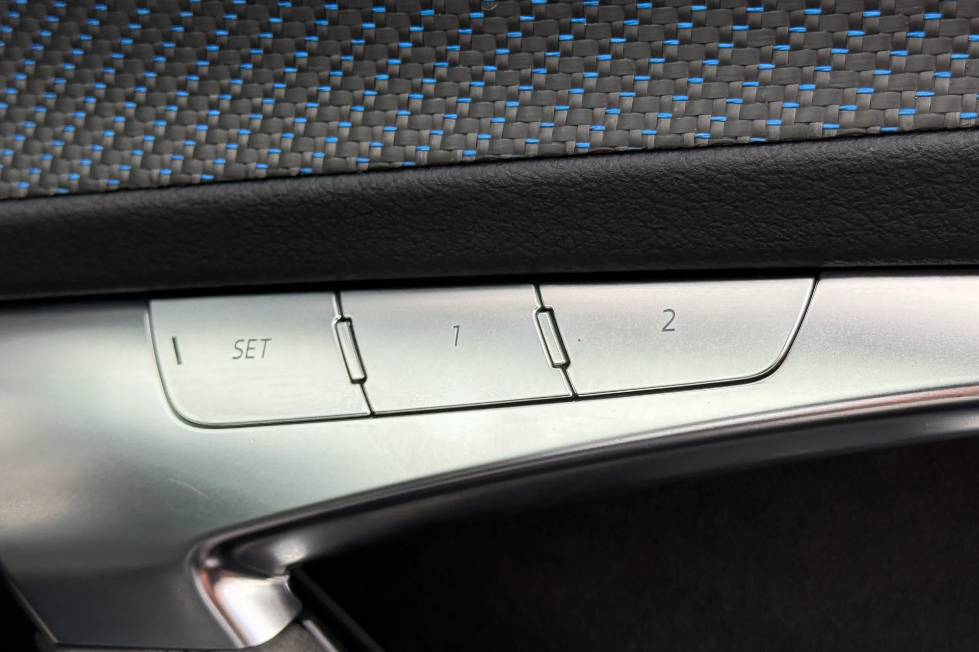 Audi RS6 thumbnail image number 23