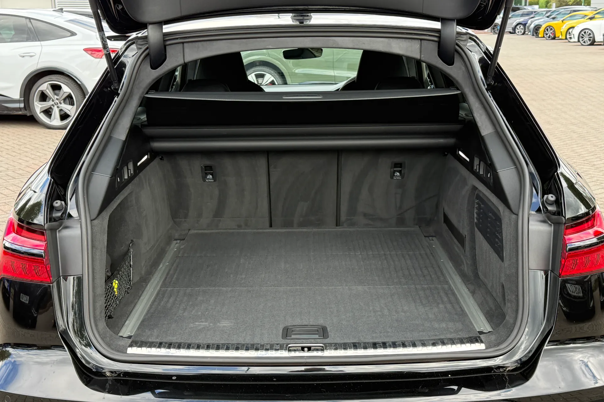 Audi RS6 thumbnail image number 45