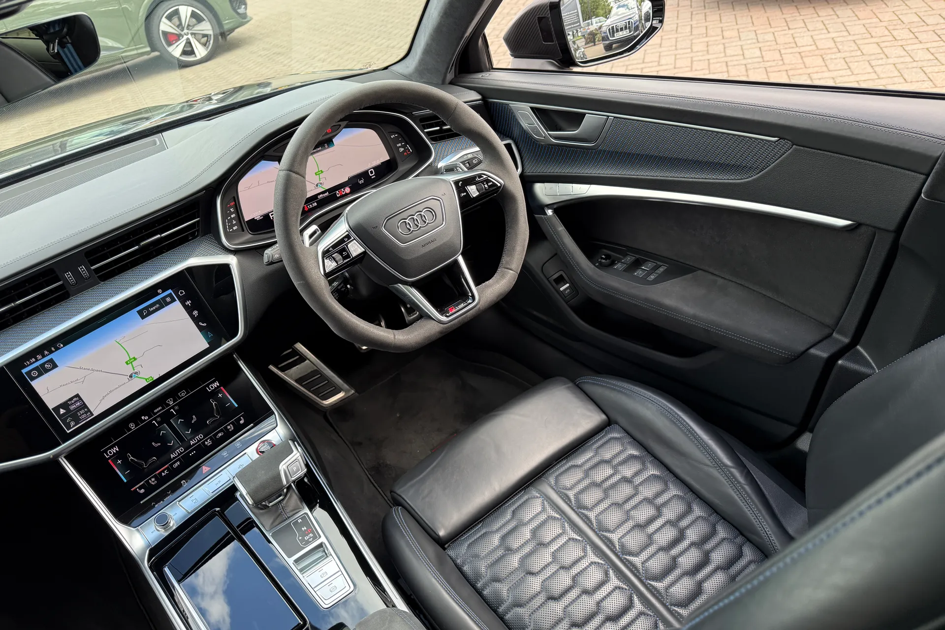 Audi RS6 thumbnail image number 51