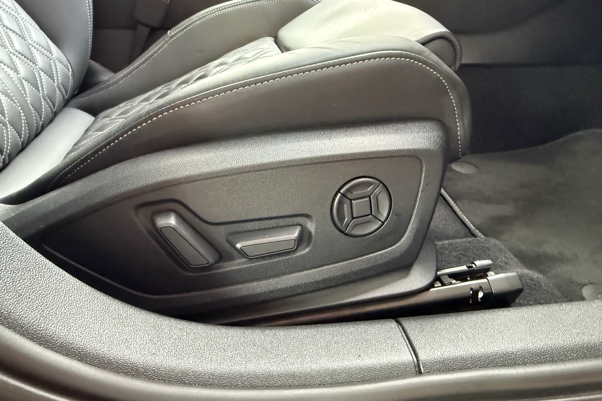 Audi A3 thumbnail image number 39