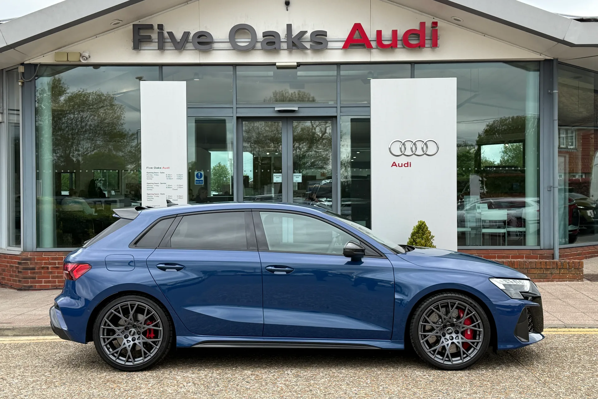 Audi RS3 thumbnail image number 2