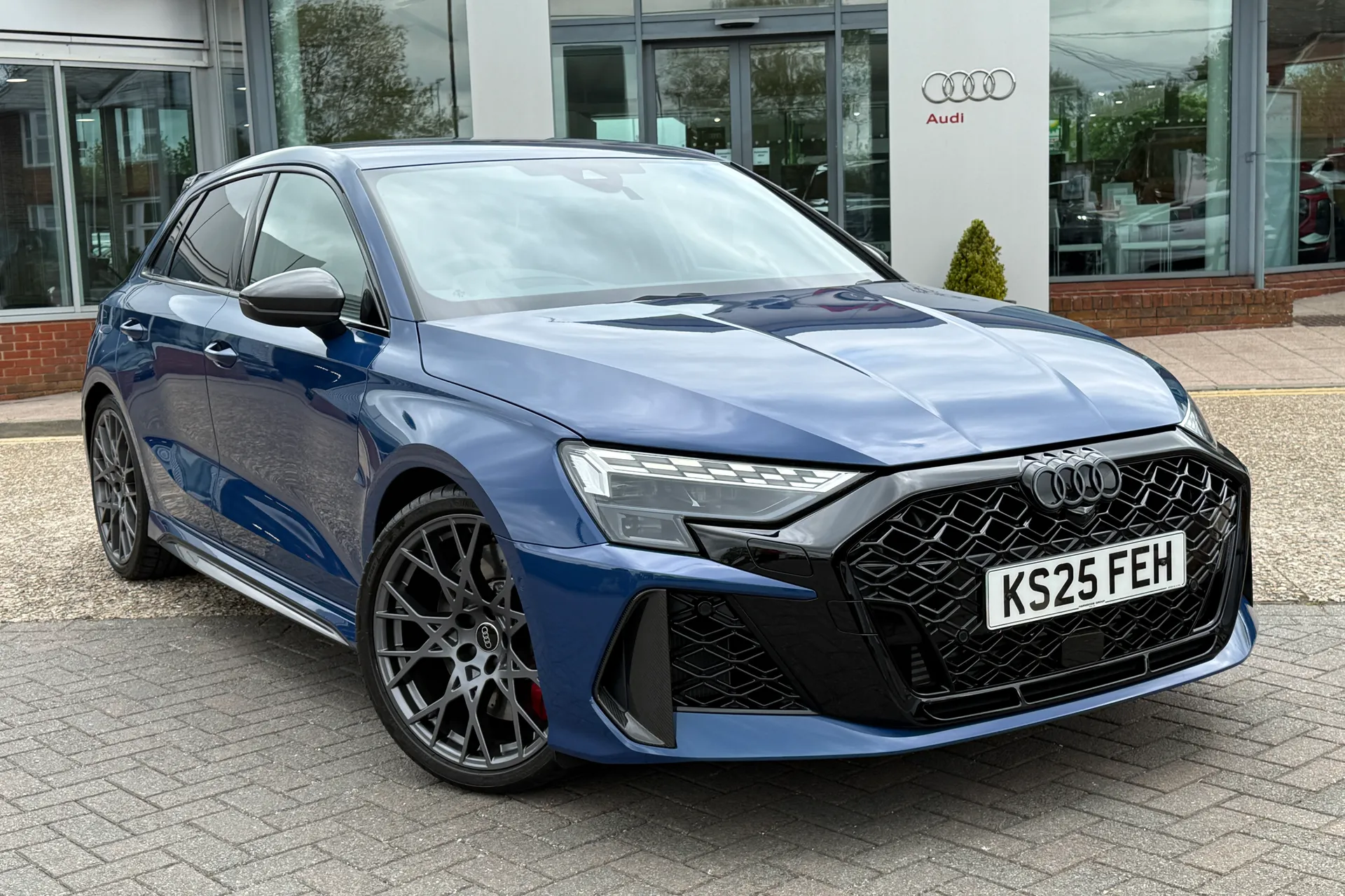 Audi RS3 thumbnail image number 28