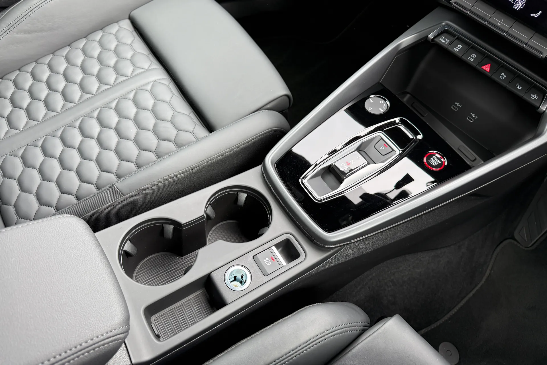 Audi RS3 thumbnail image number 45