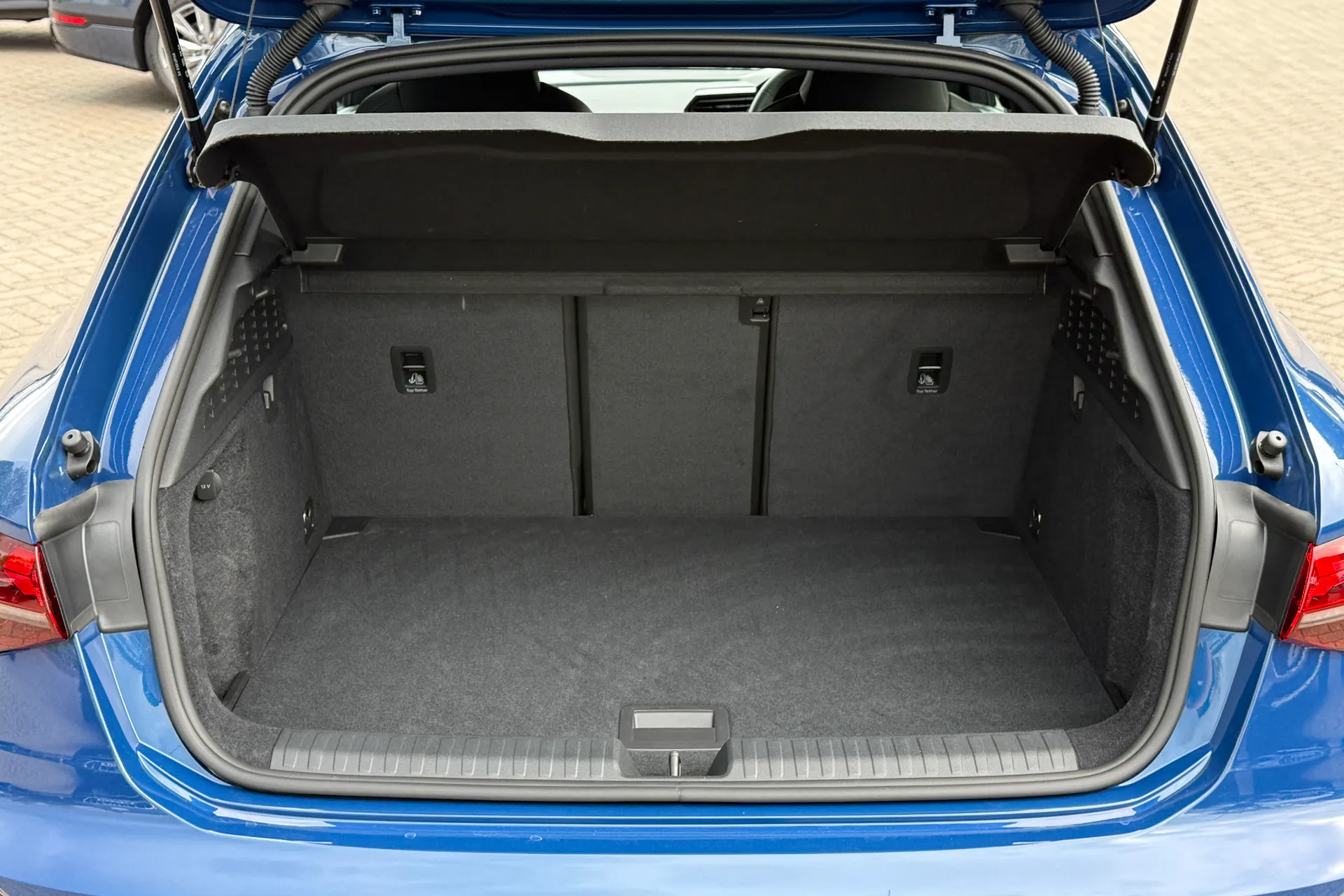 Audi RS3 thumbnail image number 39