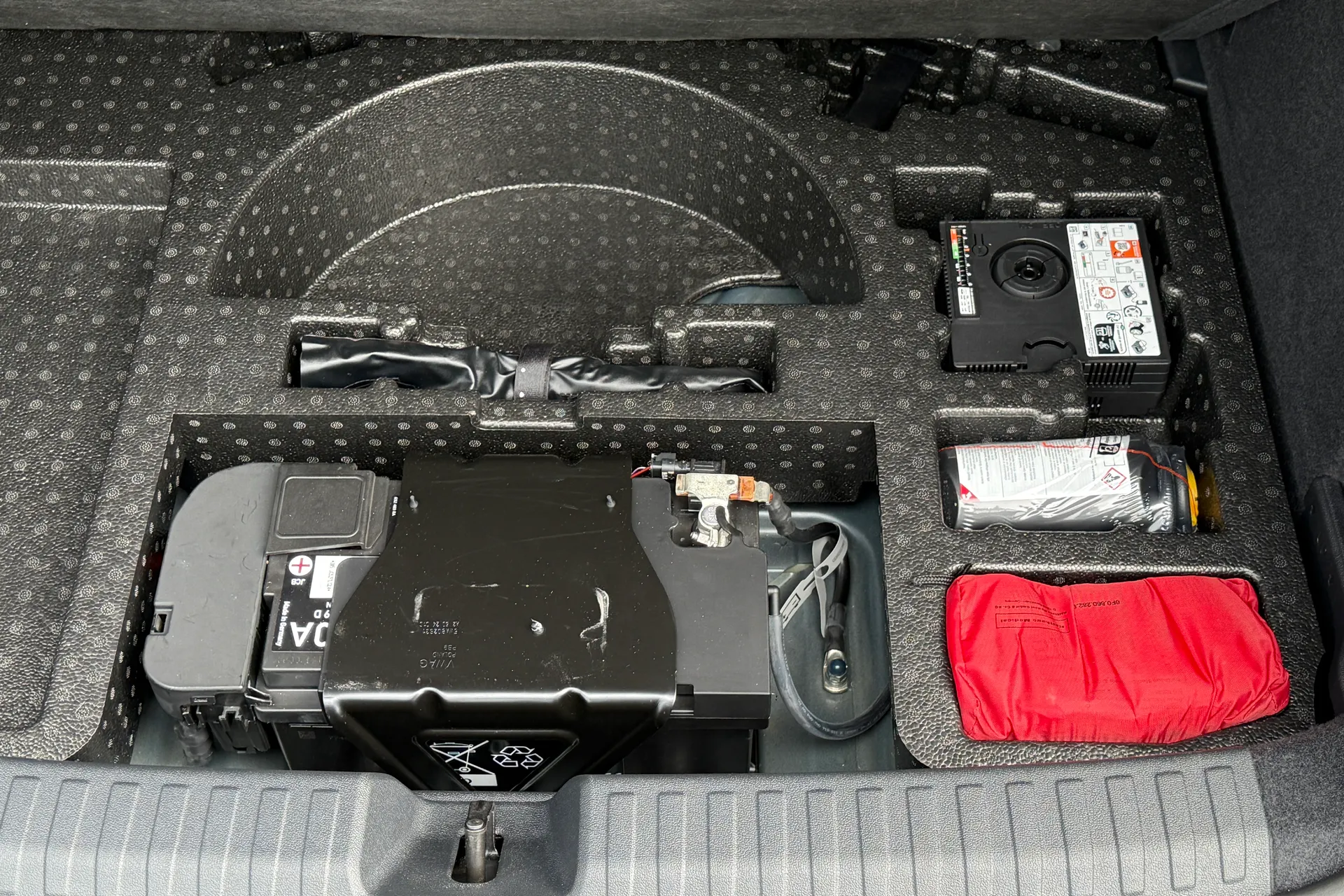 Audi RS3 thumbnail image number 40