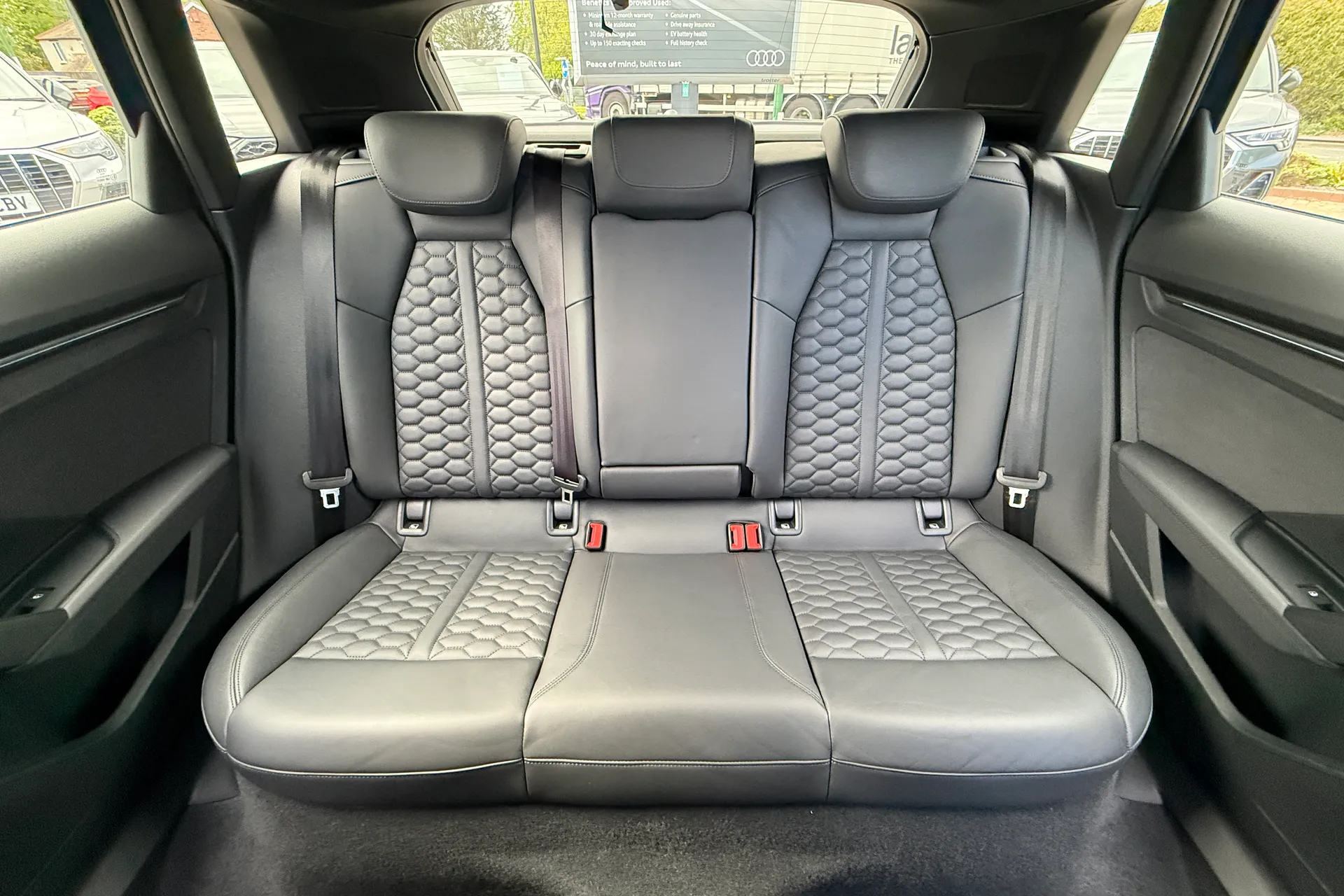 Audi RS3 thumbnail image number 43