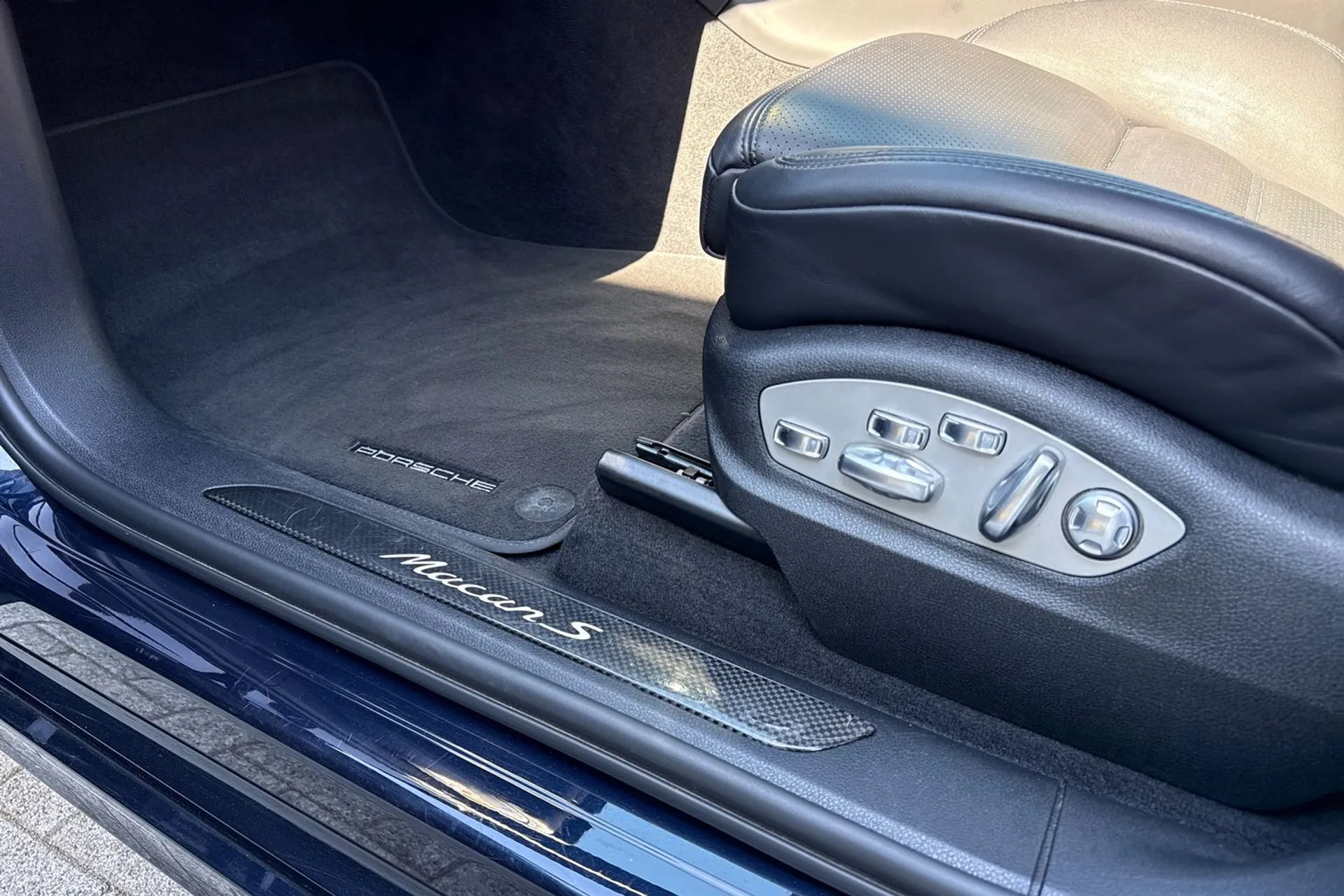 Porsche MACAN thumbnail image number 42