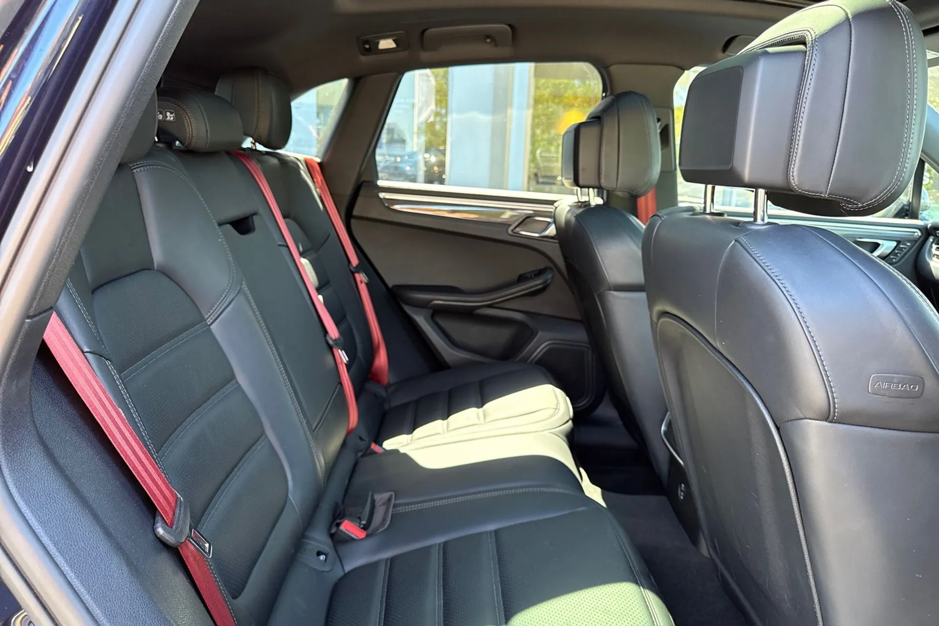 Porsche MACAN thumbnail image number 23