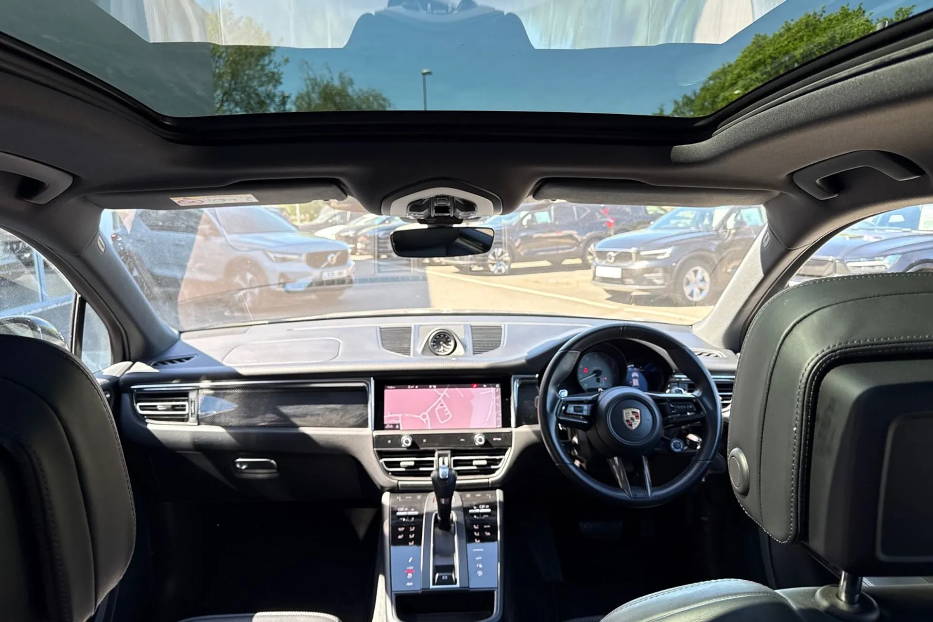 Porsche MACAN thumbnail image number 3