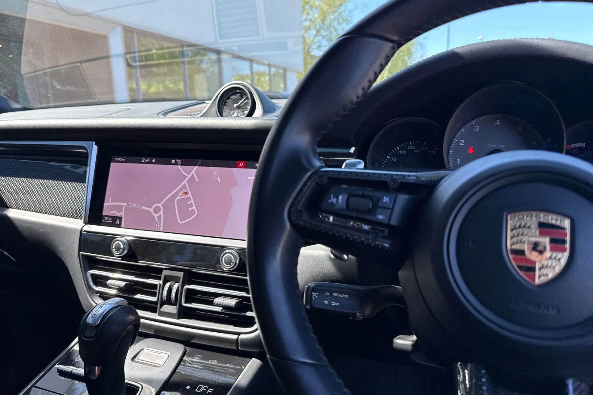 Porsche MACAN thumbnail image number 36