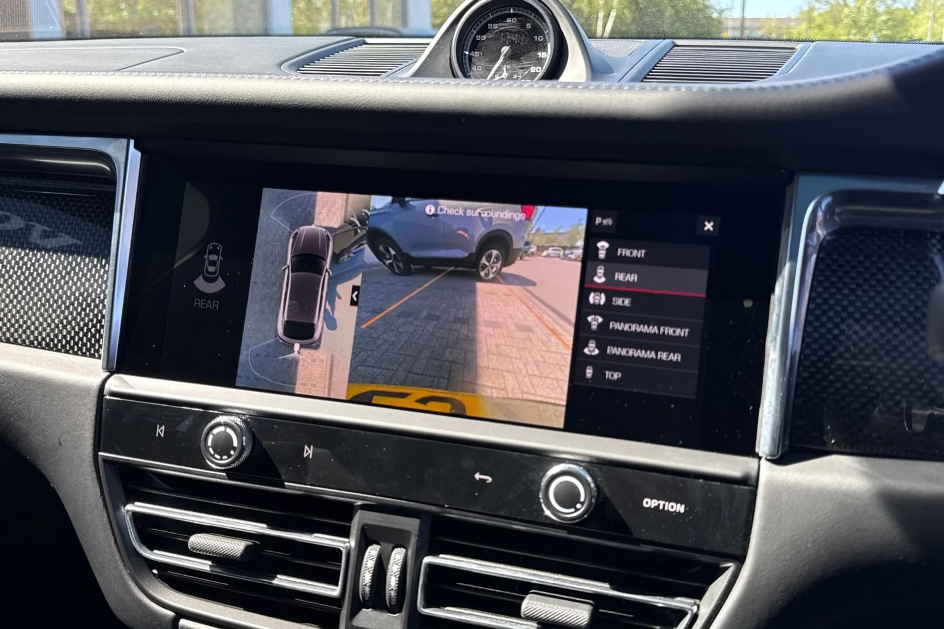 Porsche MACAN thumbnail image number 4