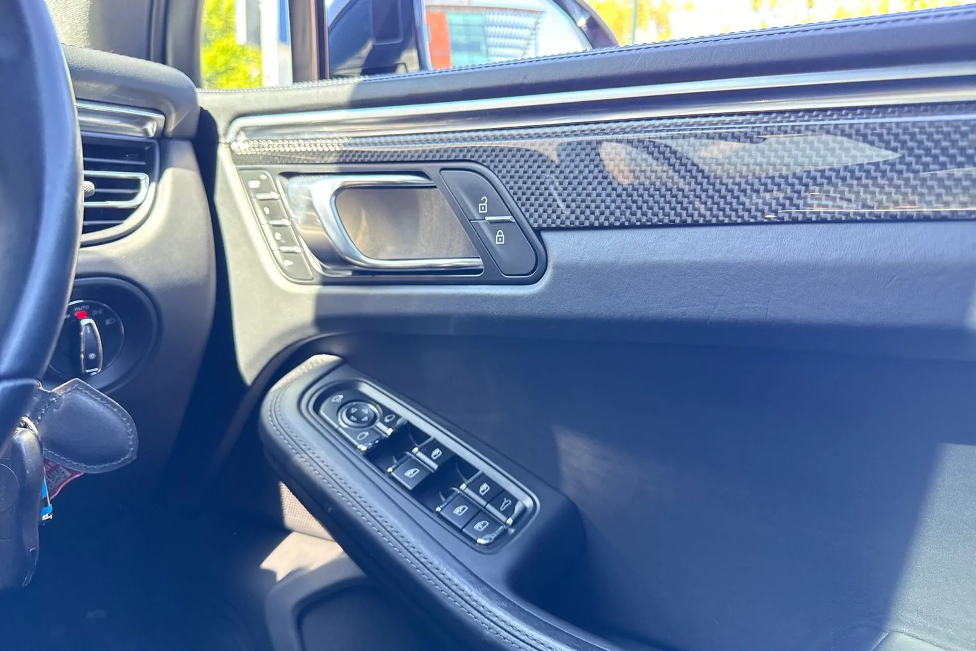 Porsche MACAN thumbnail image number 40