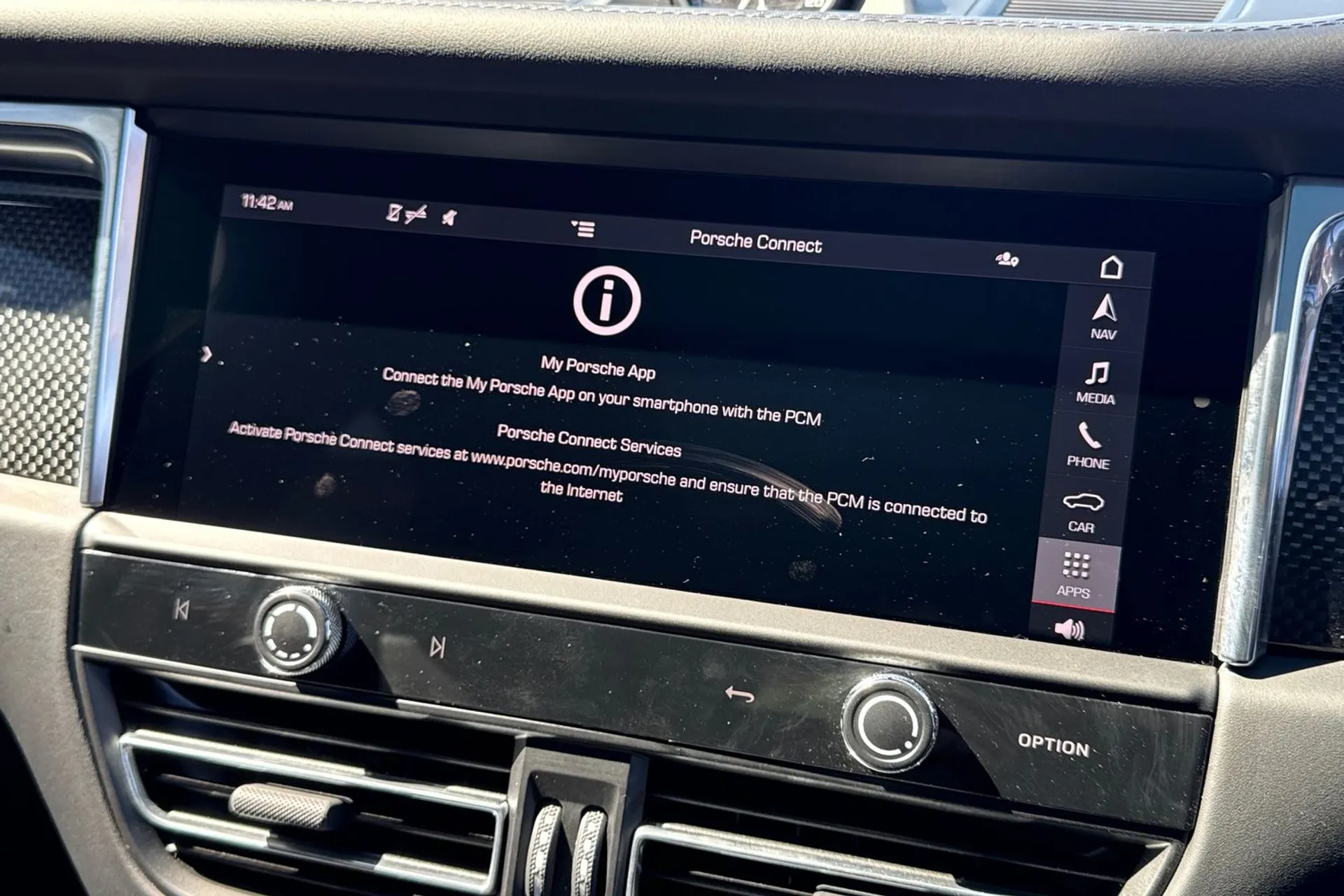 Porsche MACAN thumbnail image number 38