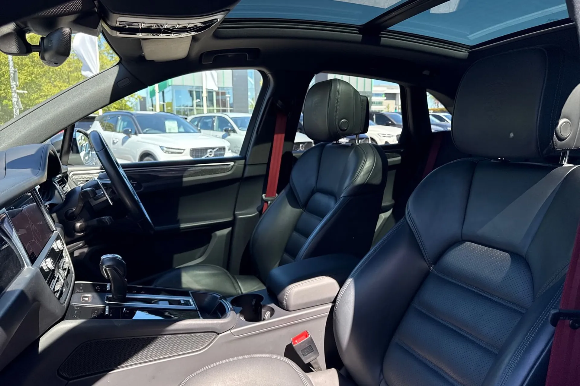 Porsche MACAN thumbnail image number 28