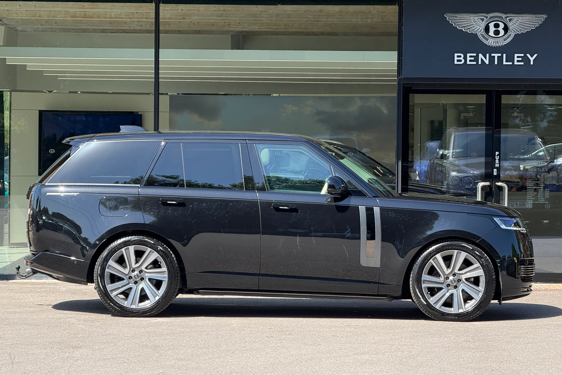 LAND ROVER RANGE ROVER thumbnail image number 4