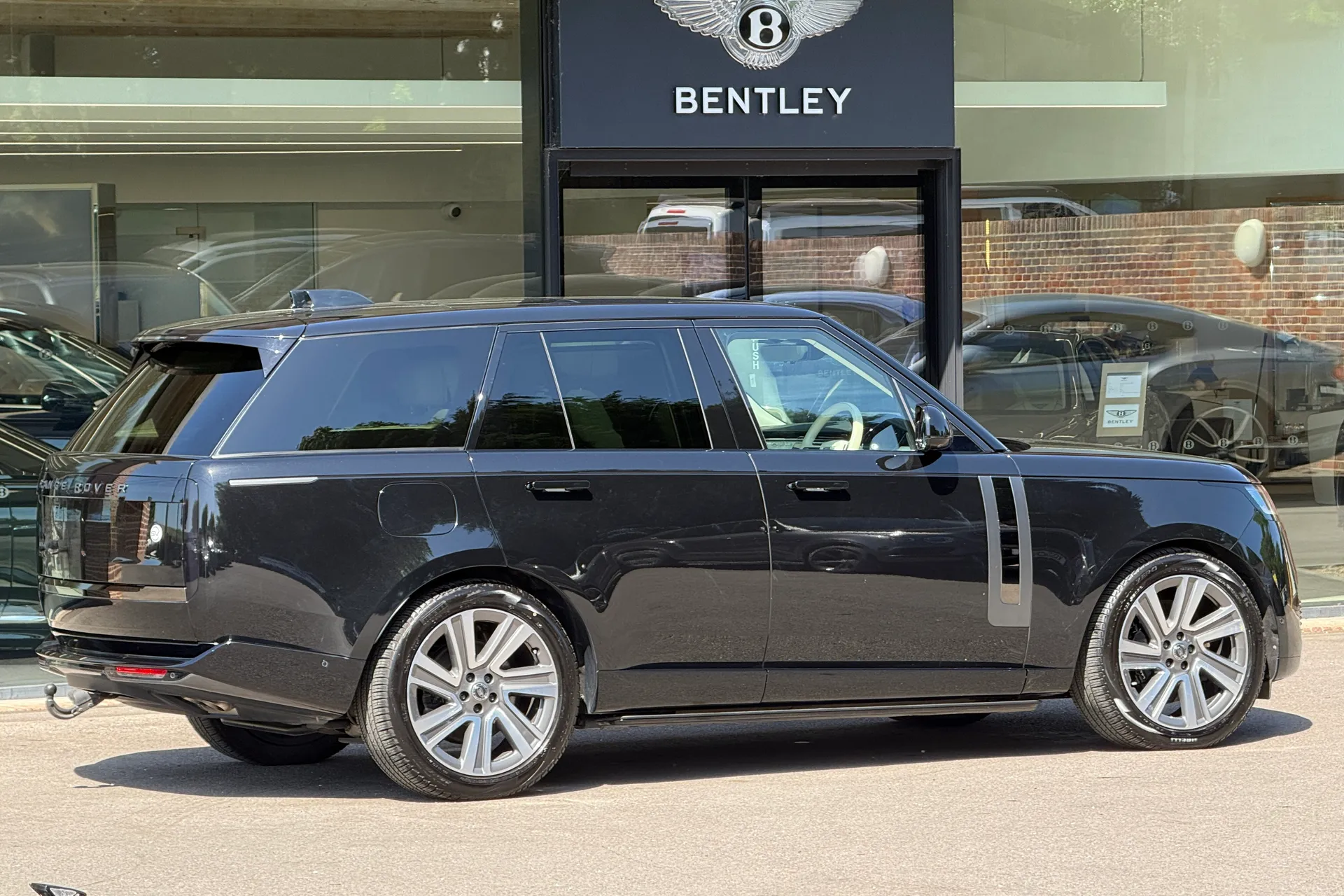 LAND ROVER RANGE ROVER thumbnail image number 3