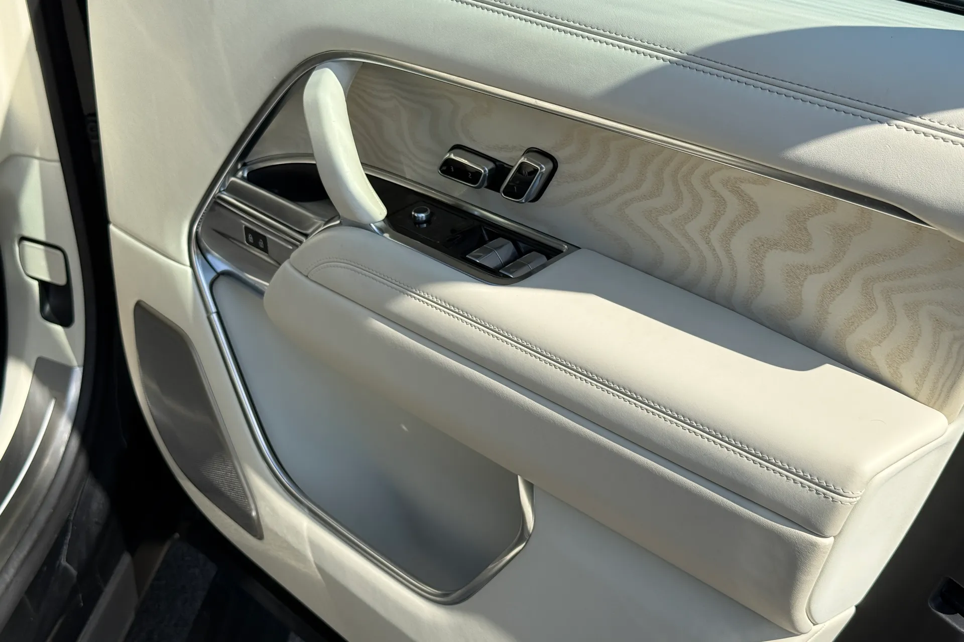 LAND ROVER RANGE ROVER thumbnail image number 13