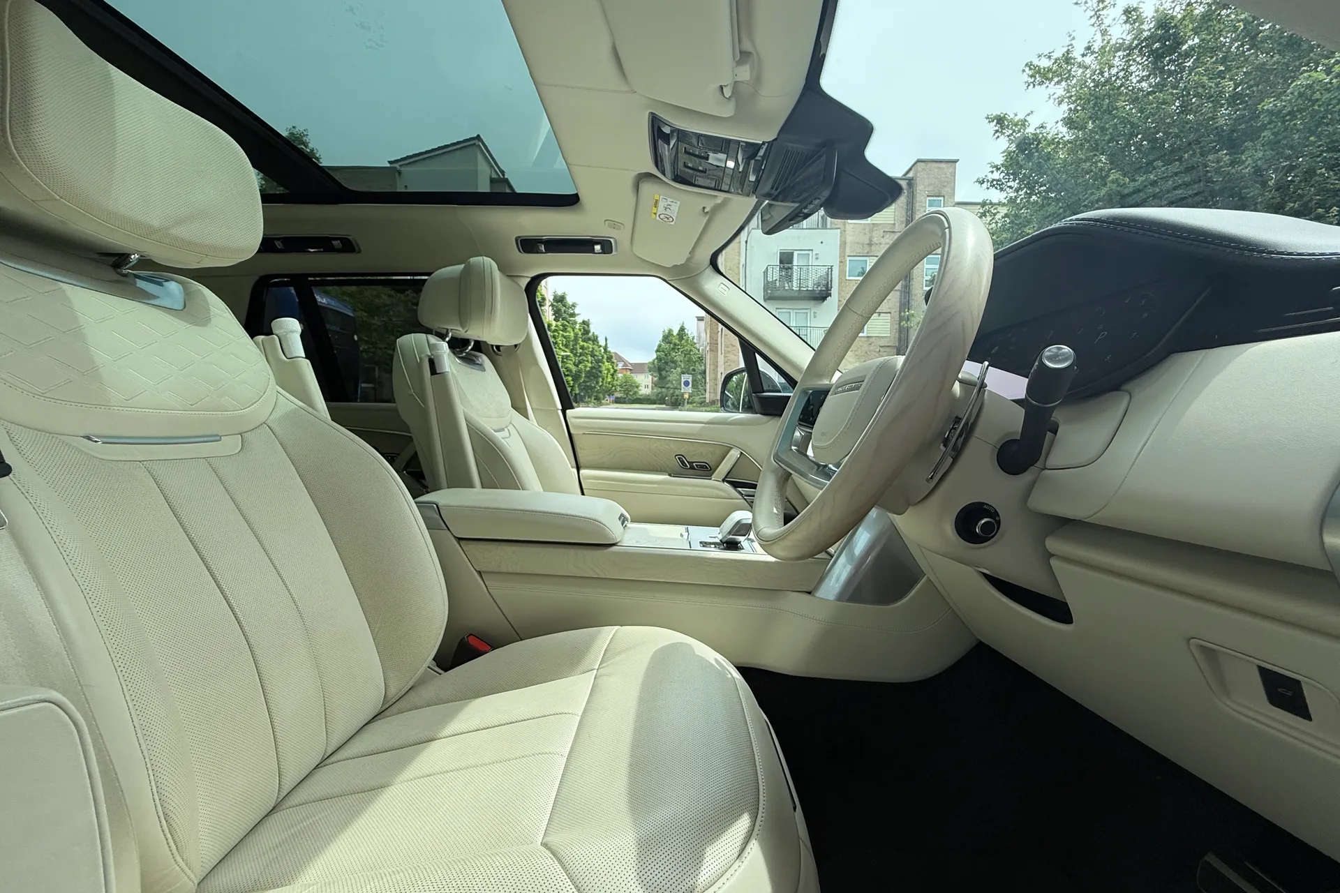 LAND ROVER RANGE ROVER thumbnail image number 48