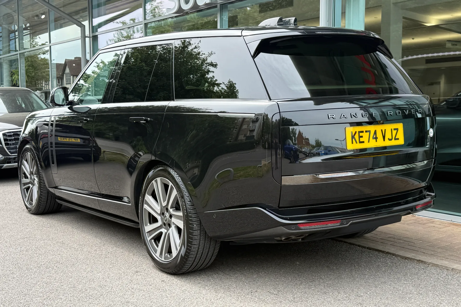 LAND ROVER RANGE ROVER thumbnail image number 16