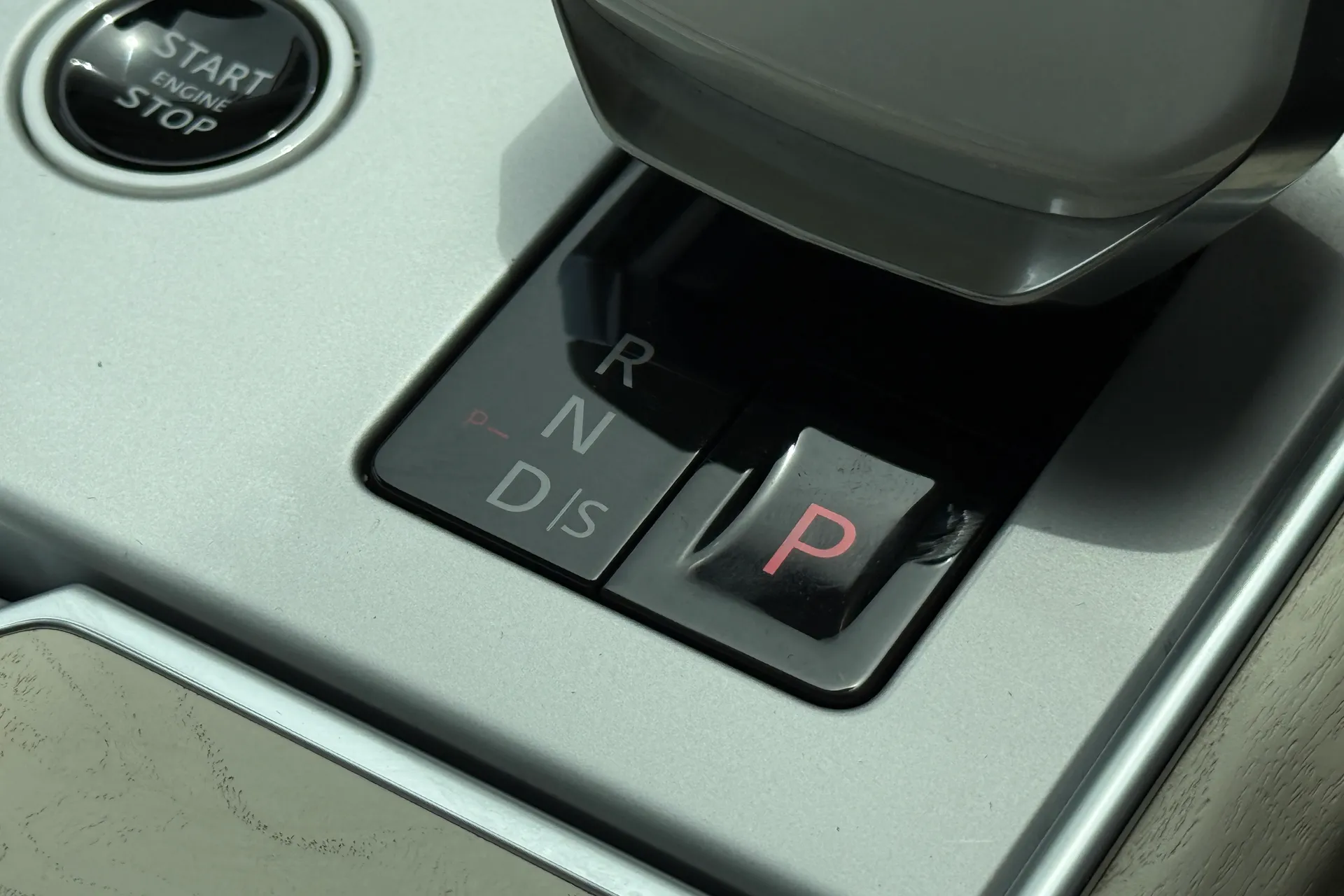 LAND ROVER RANGE ROVER thumbnail image number 35