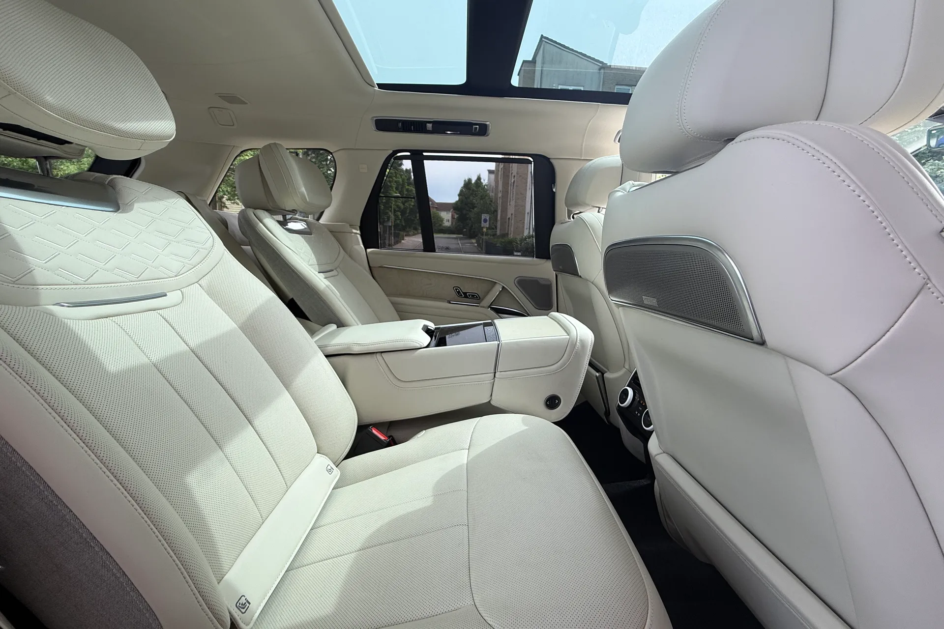 LAND ROVER RANGE ROVER thumbnail image number 57