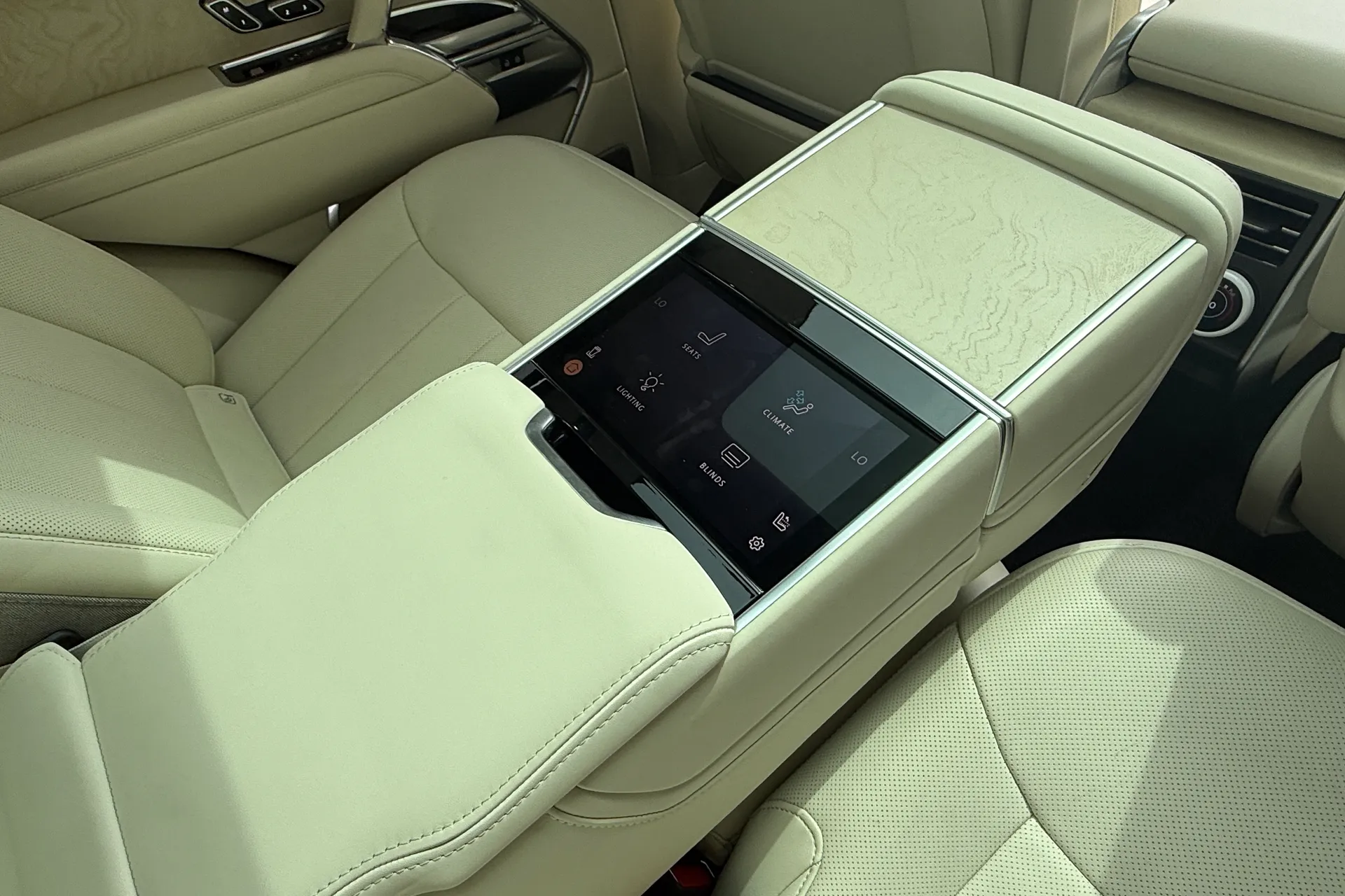 LAND ROVER RANGE ROVER thumbnail image number 59