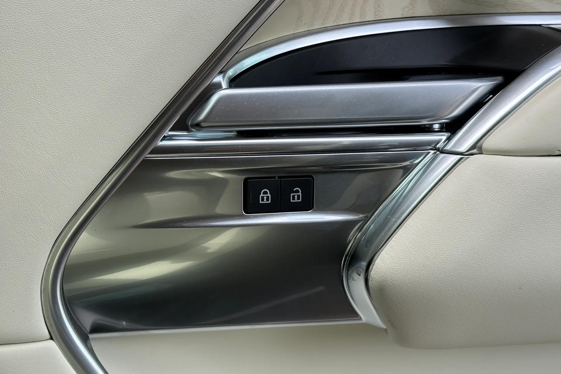 LAND ROVER RANGE ROVER thumbnail image number 46