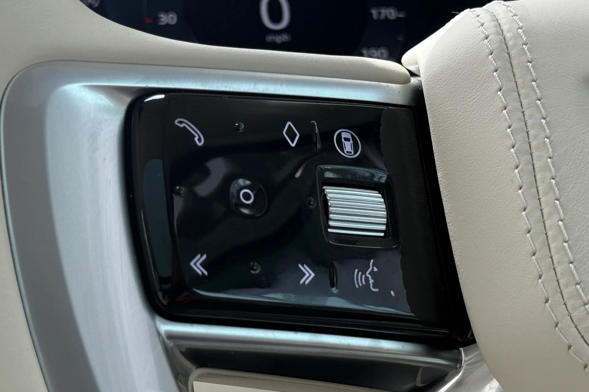LAND ROVER RANGE ROVER thumbnail image number 22
