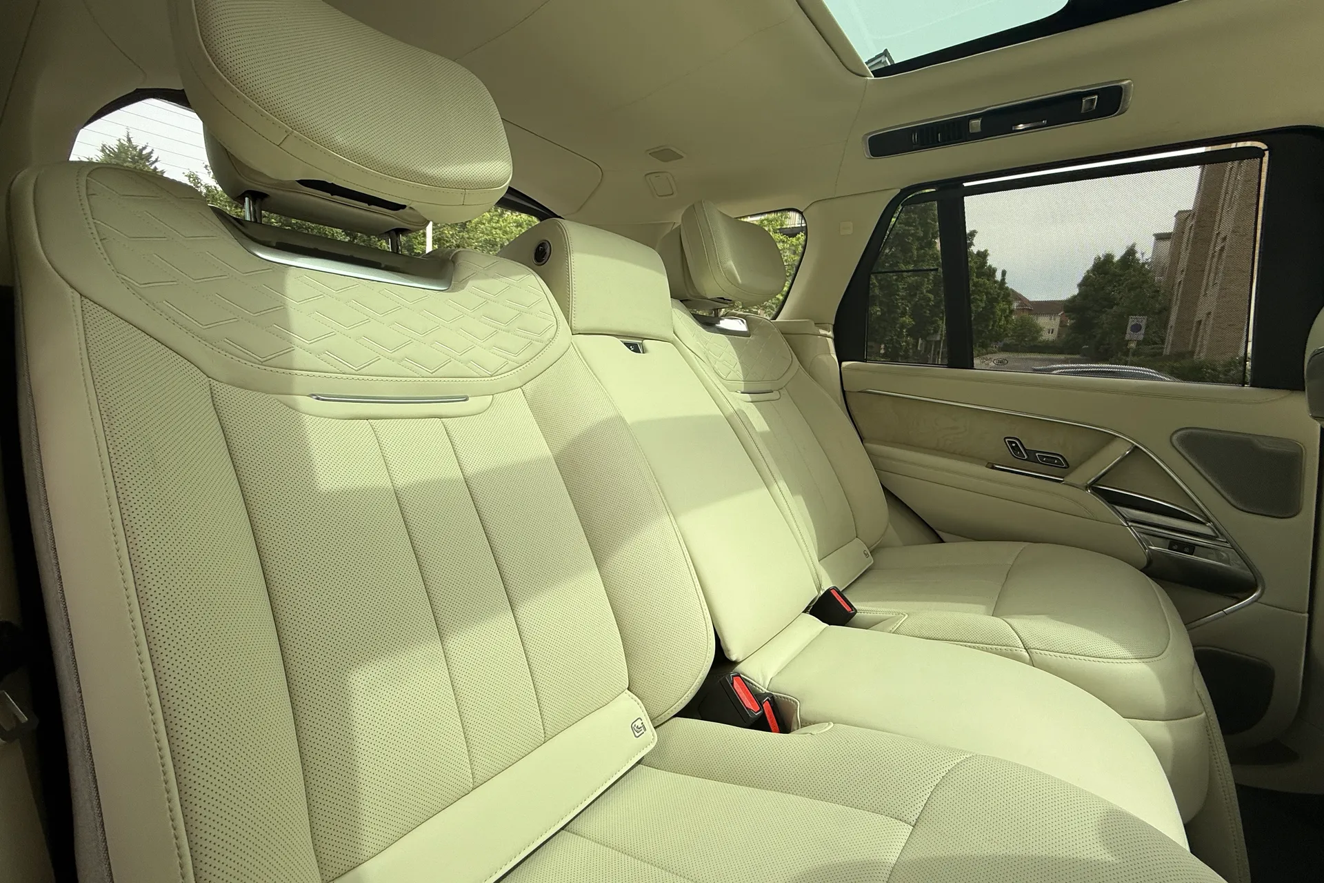 LAND ROVER RANGE ROVER thumbnail image number 61