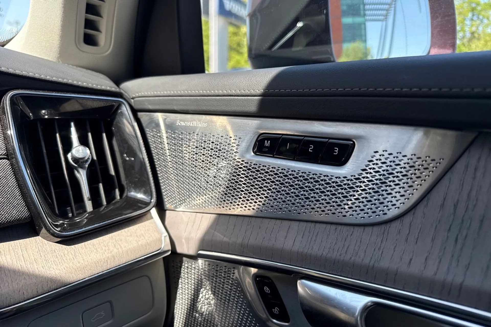 Volvo XC90 thumbnail image number 46