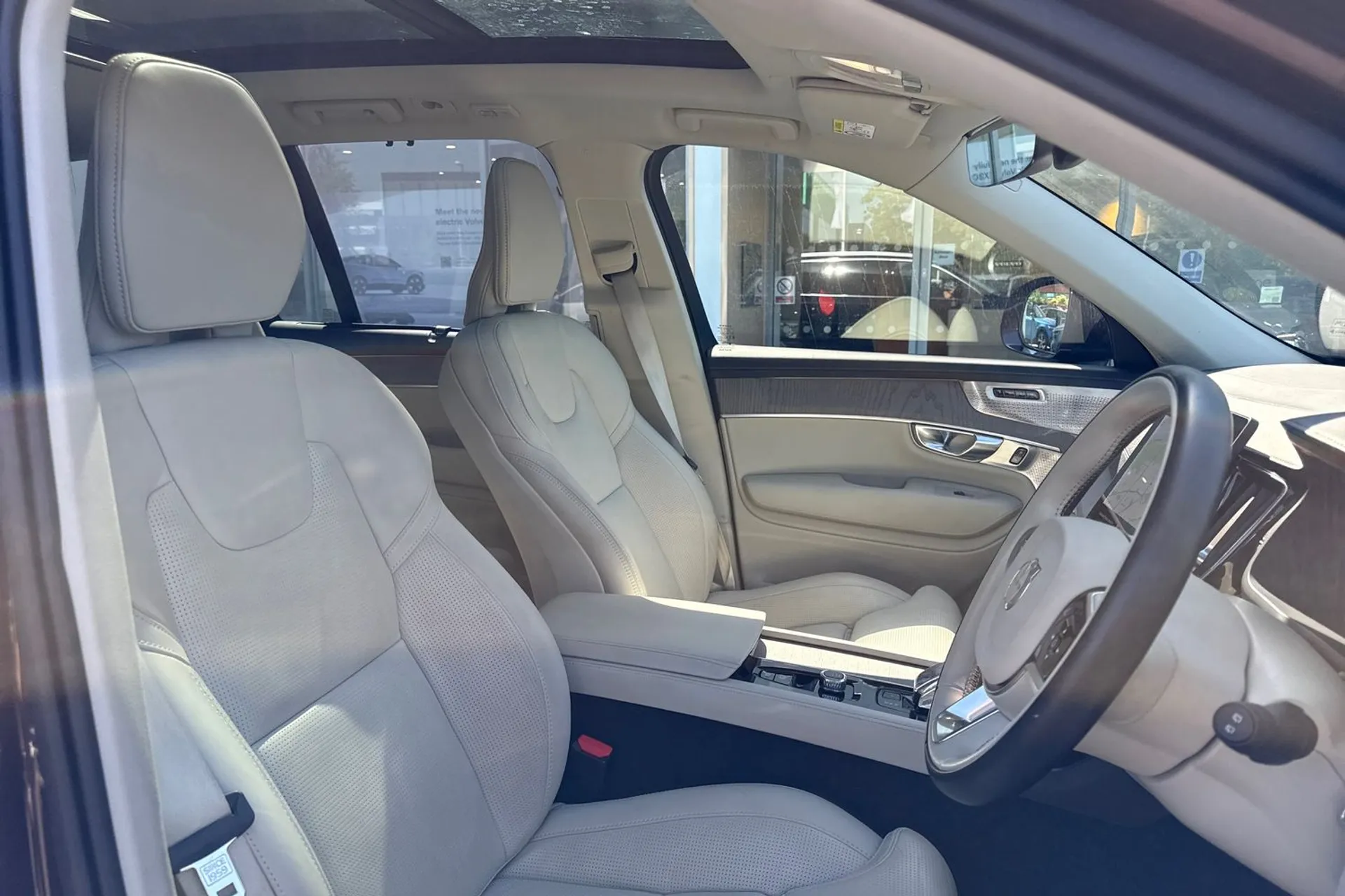 Volvo XC90 thumbnail image number 28