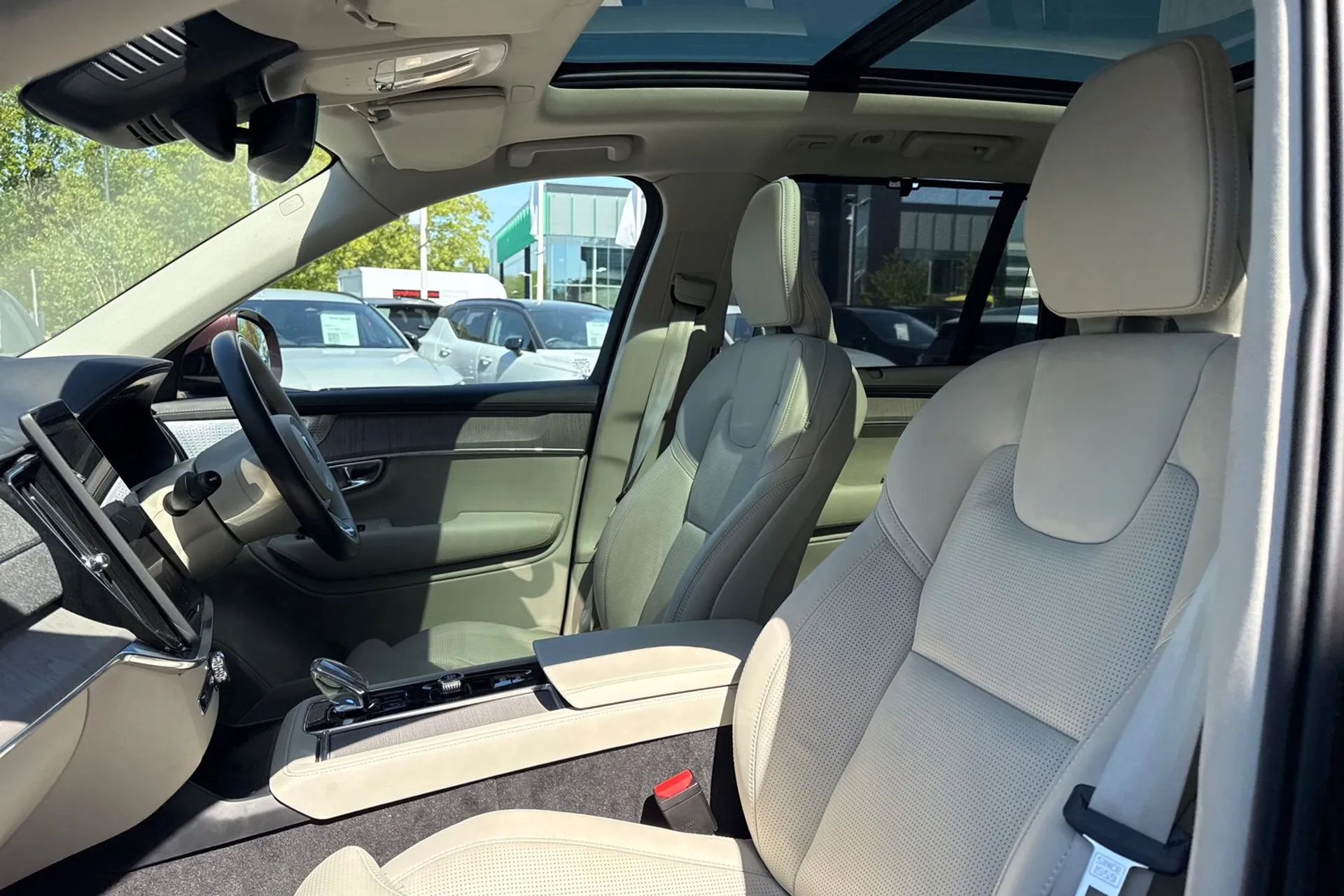 Volvo XC90 thumbnail image number 30