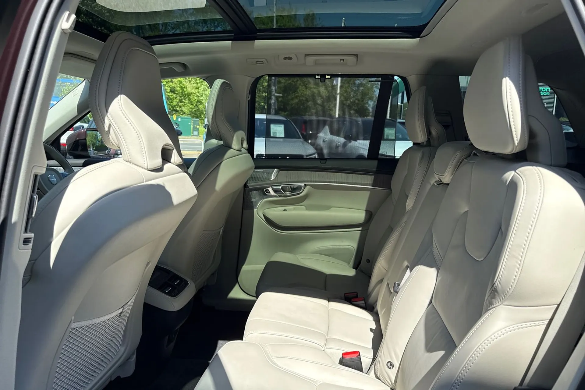 Volvo XC90 thumbnail image number 32