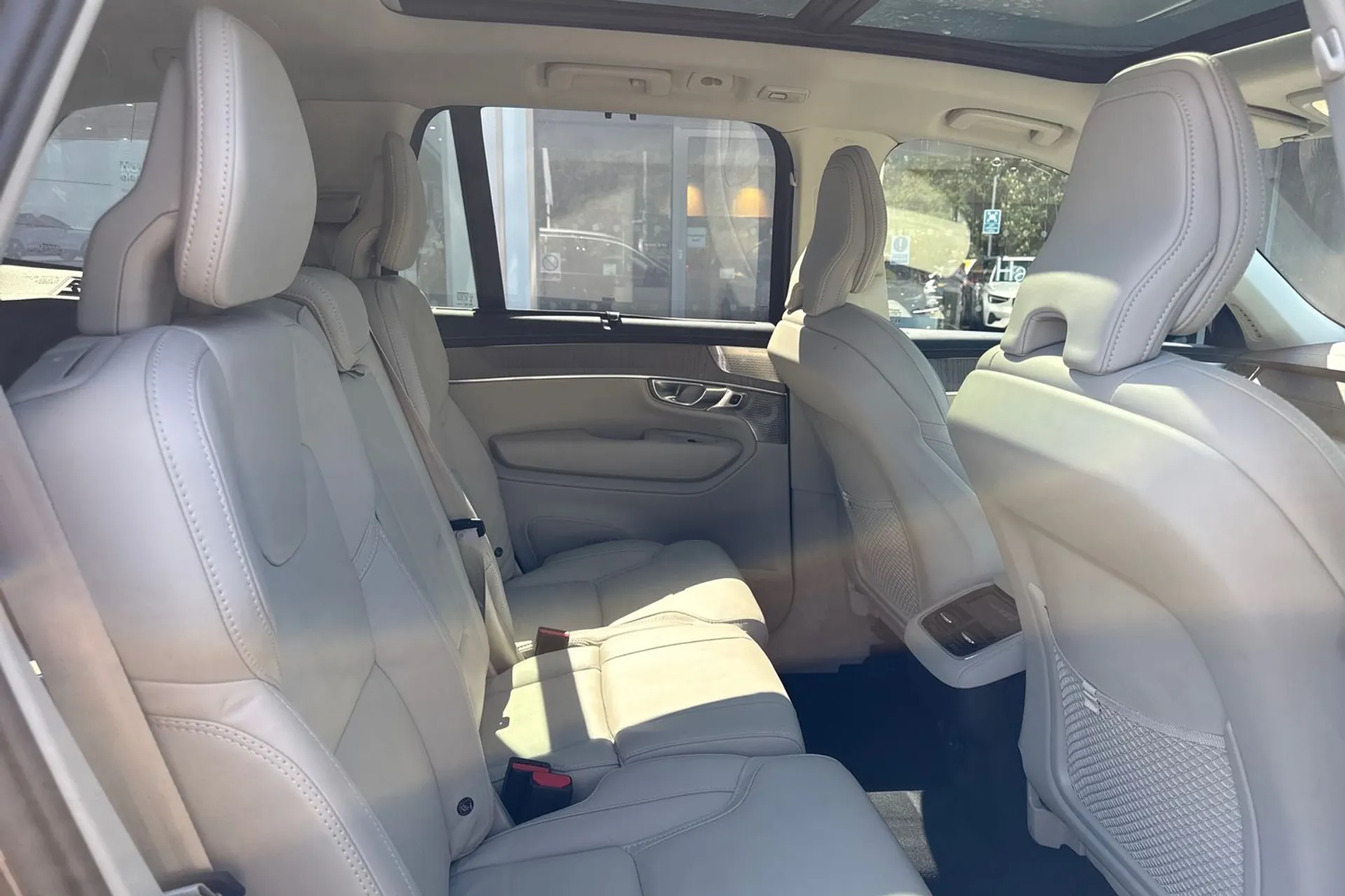 Volvo XC90 thumbnail image number 25
