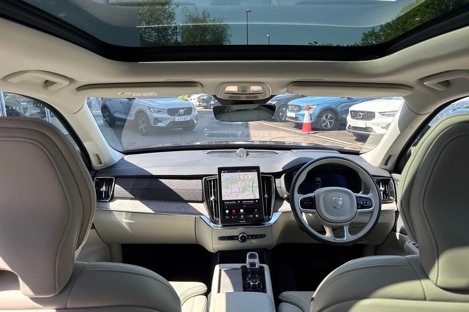 Volvo XC90 thumbnail image number 3