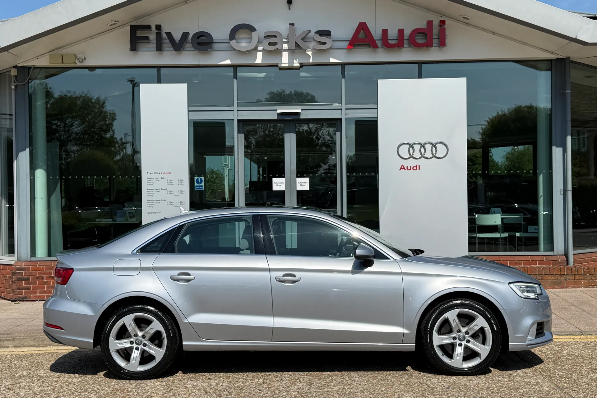 Audi A3 thumbnail image number 2
