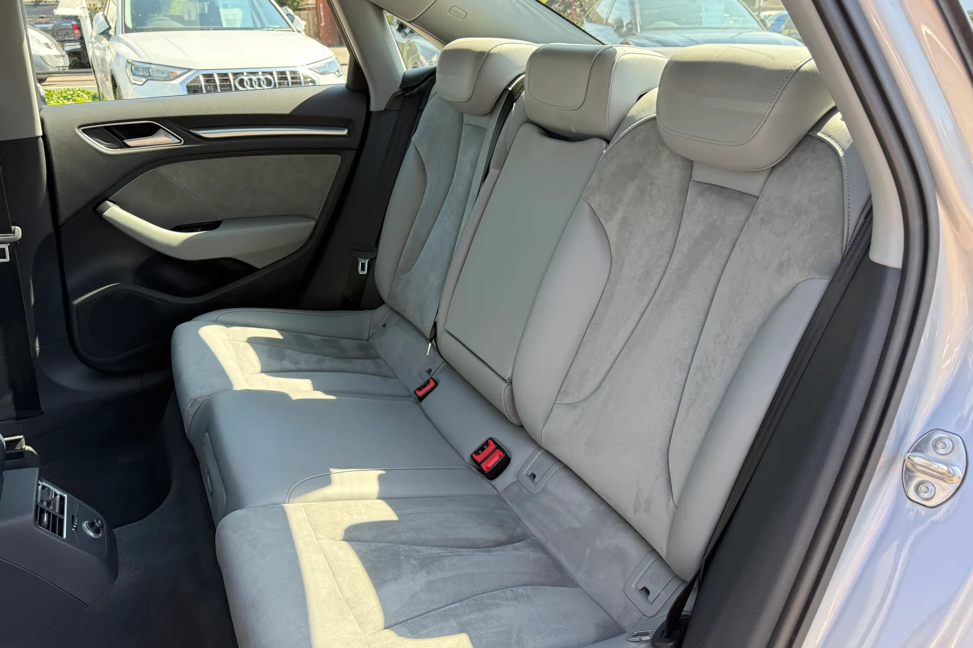 Audi A3 thumbnail image number 44