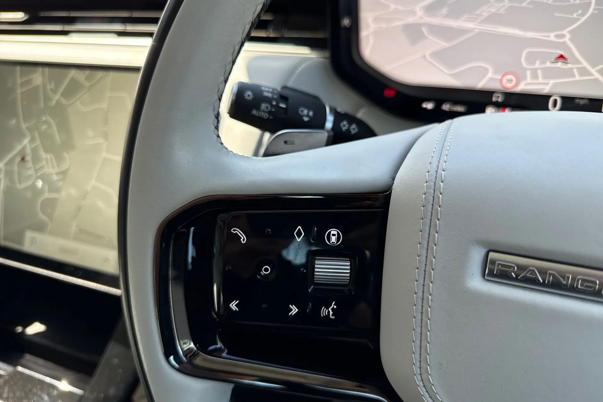 LAND ROVER RANGE ROVER SPORT thumbnail image number 38