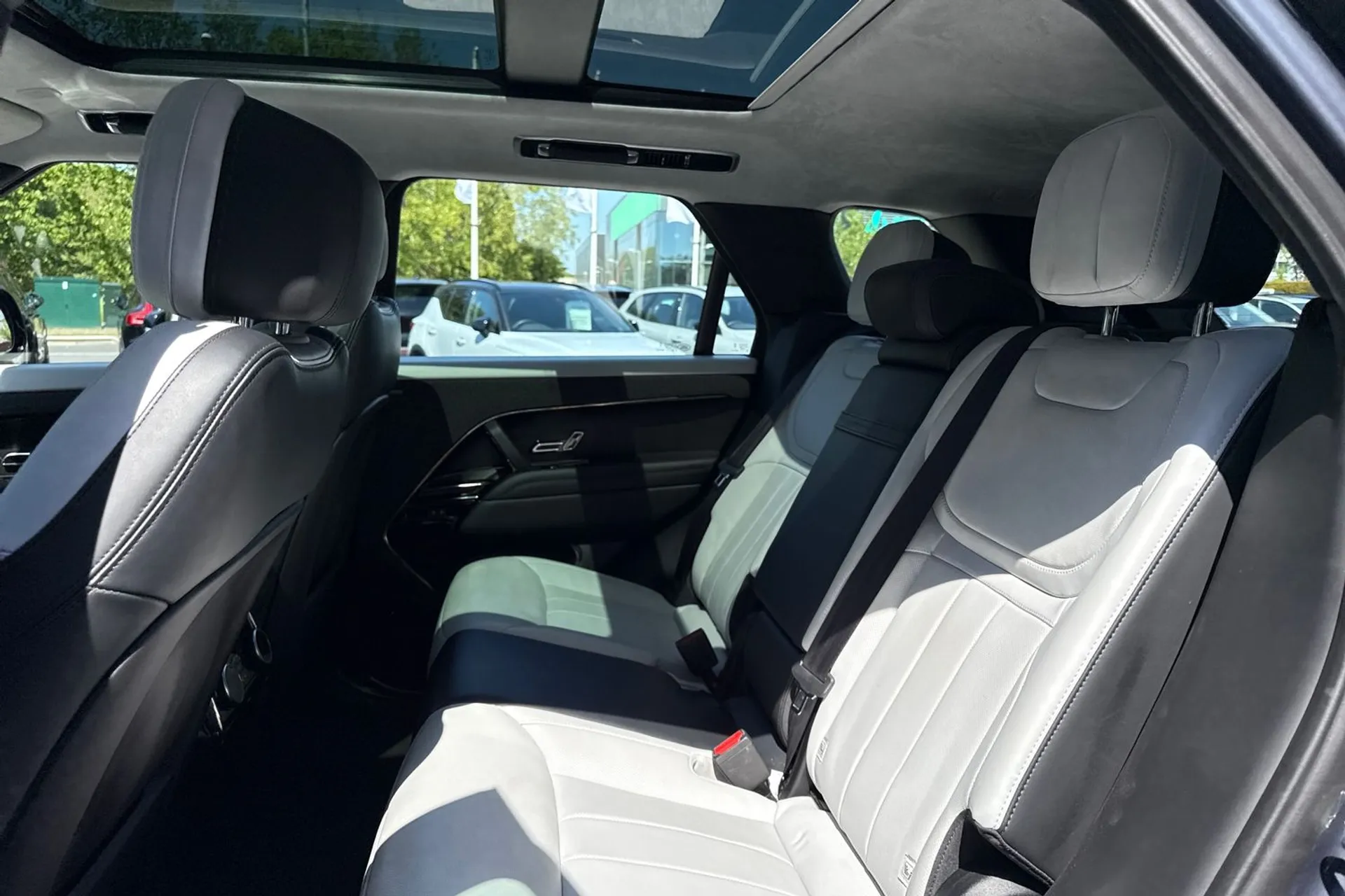 LAND ROVER RANGE ROVER SPORT thumbnail image number 31