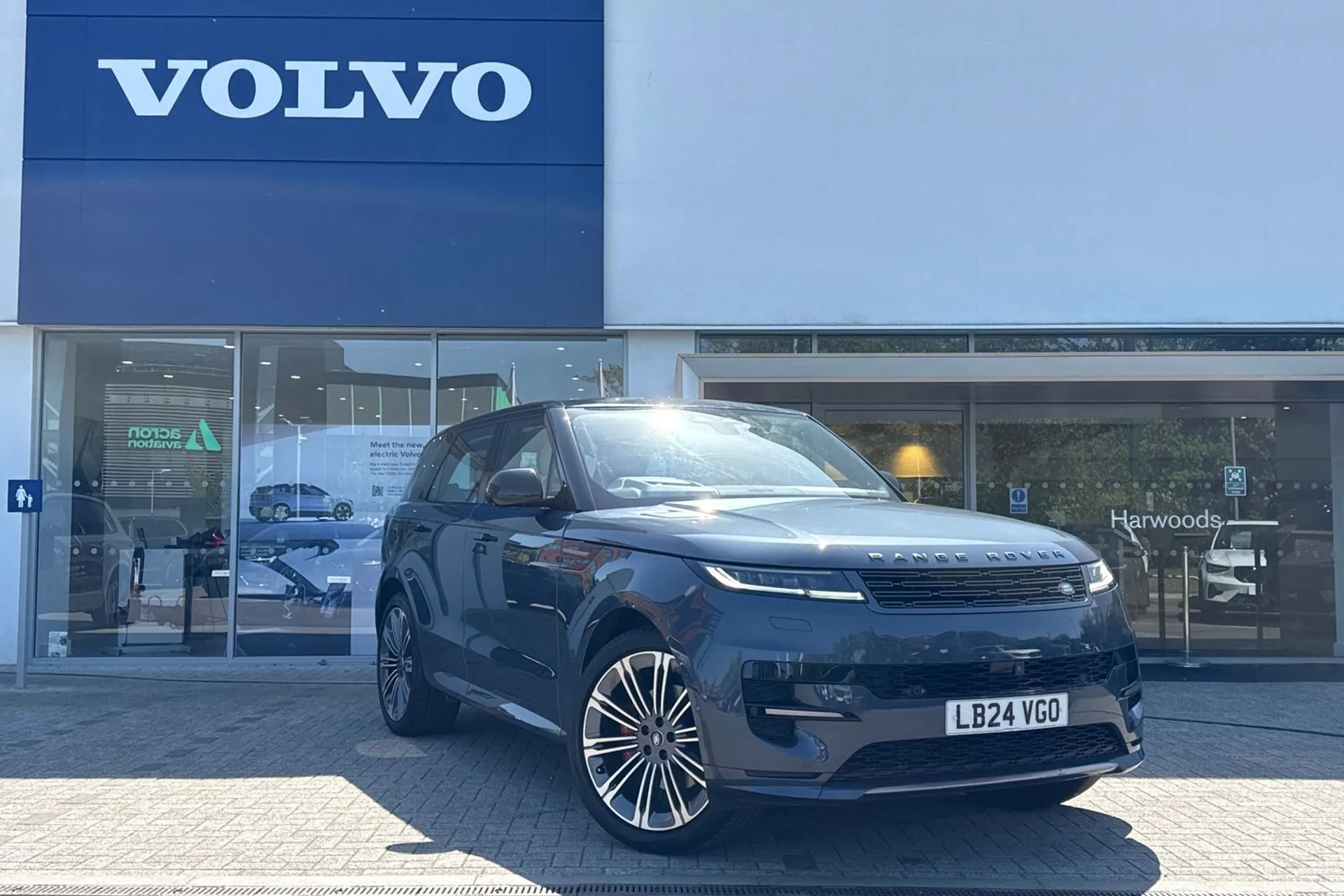 LAND ROVER RANGE ROVER SPORT focused image