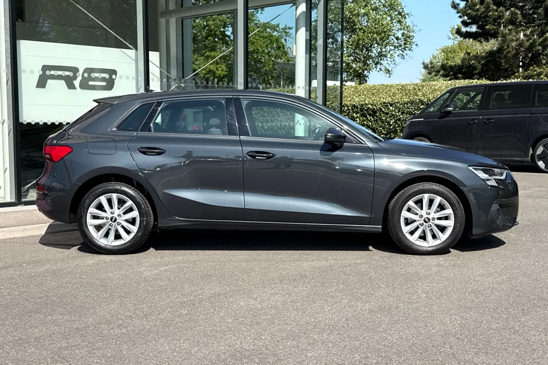 Audi A3 thumbnail image number 2