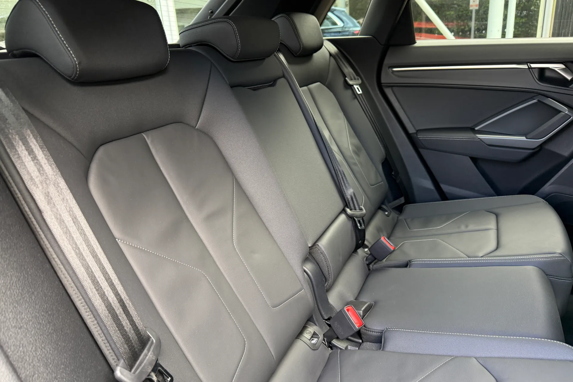 Audi Q3 thumbnail image number 34