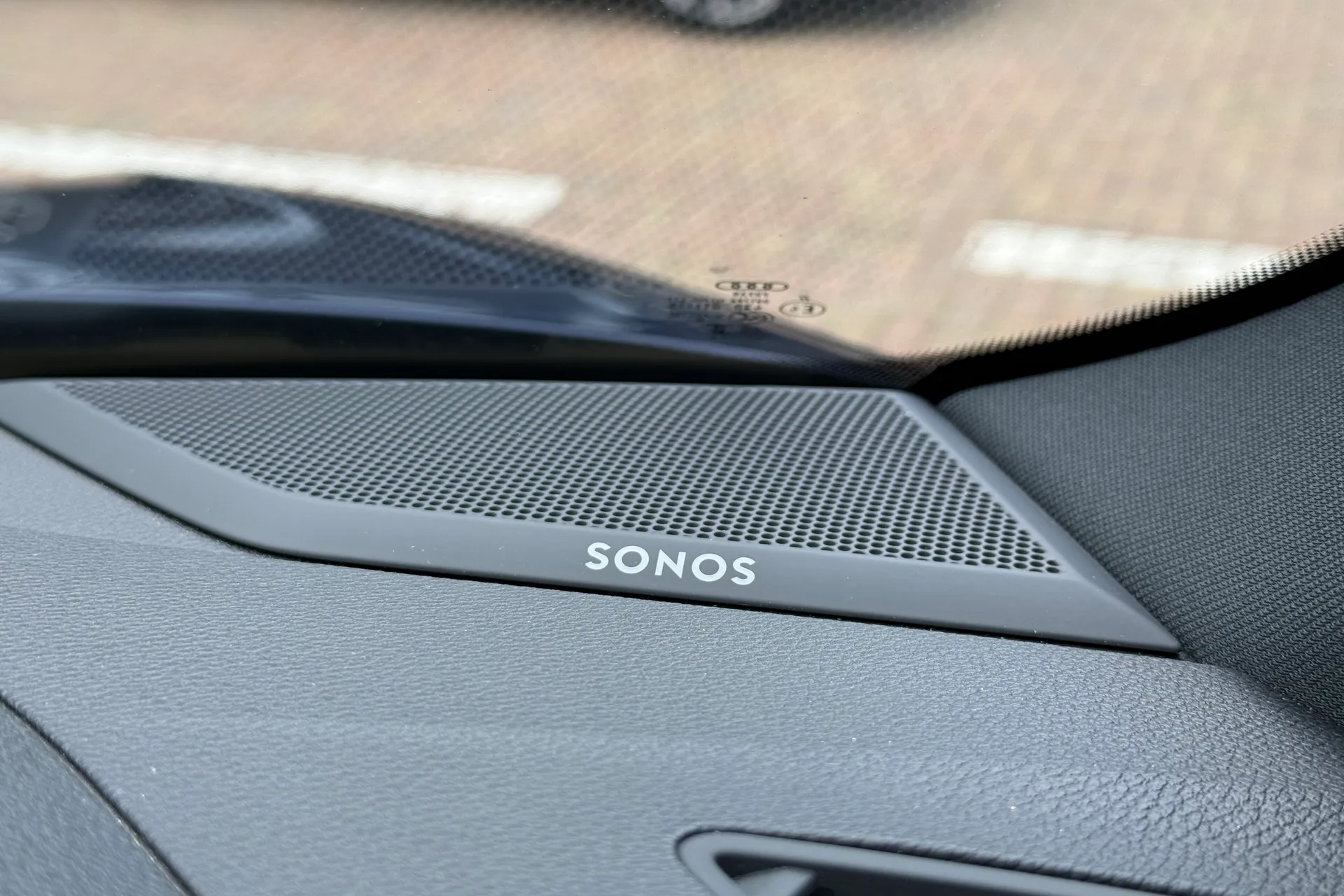Audi Q3 thumbnail image number 20