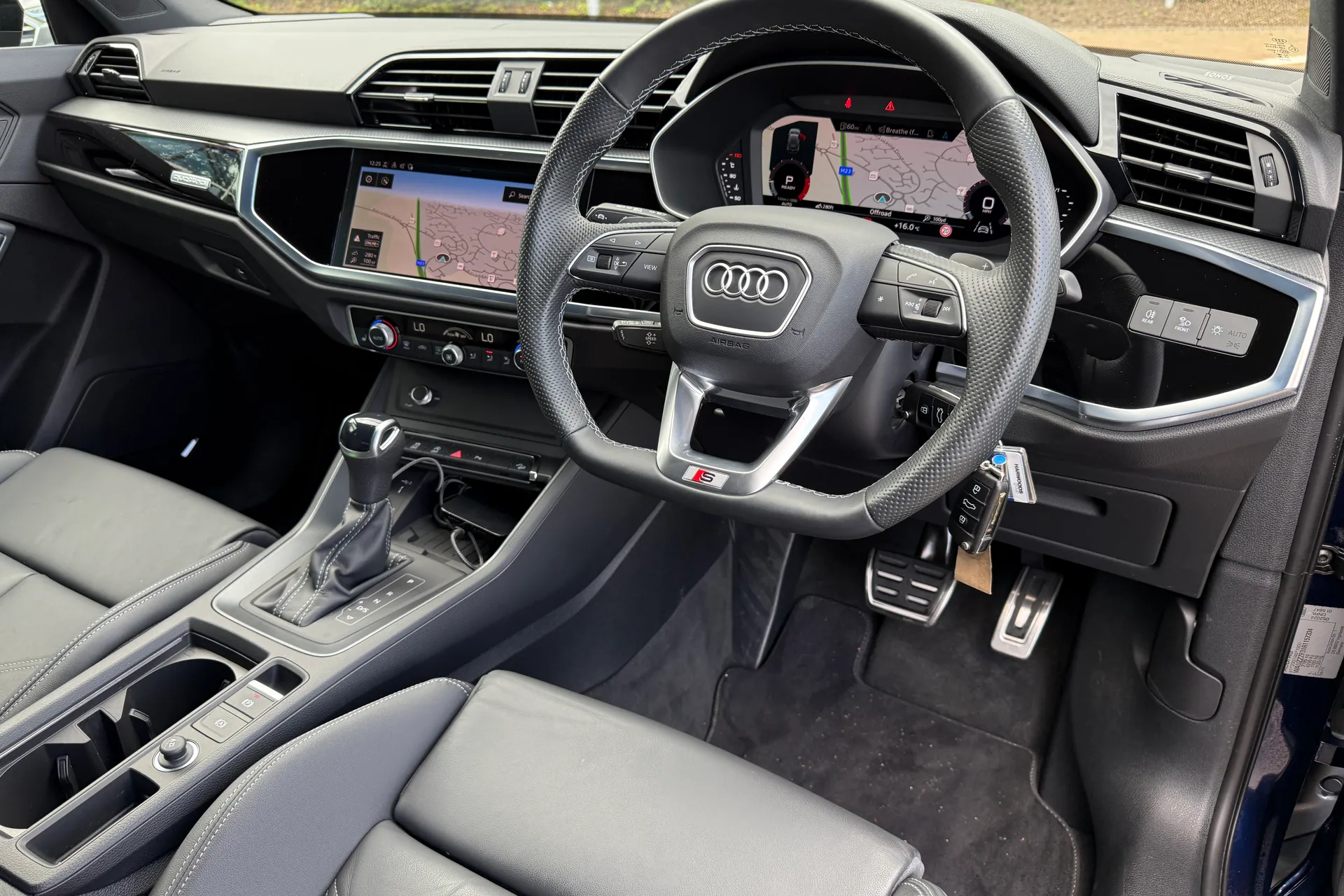 Audi Q3 thumbnail image number 29