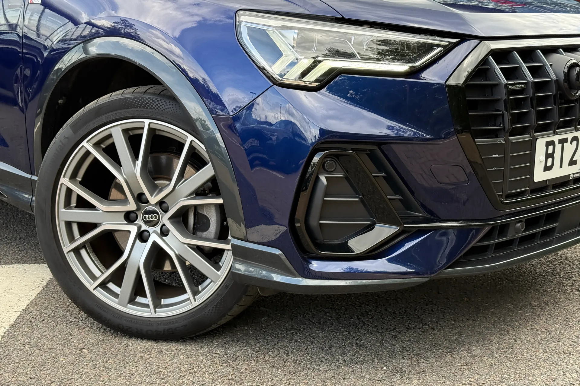Audi Q3 thumbnail image number 11