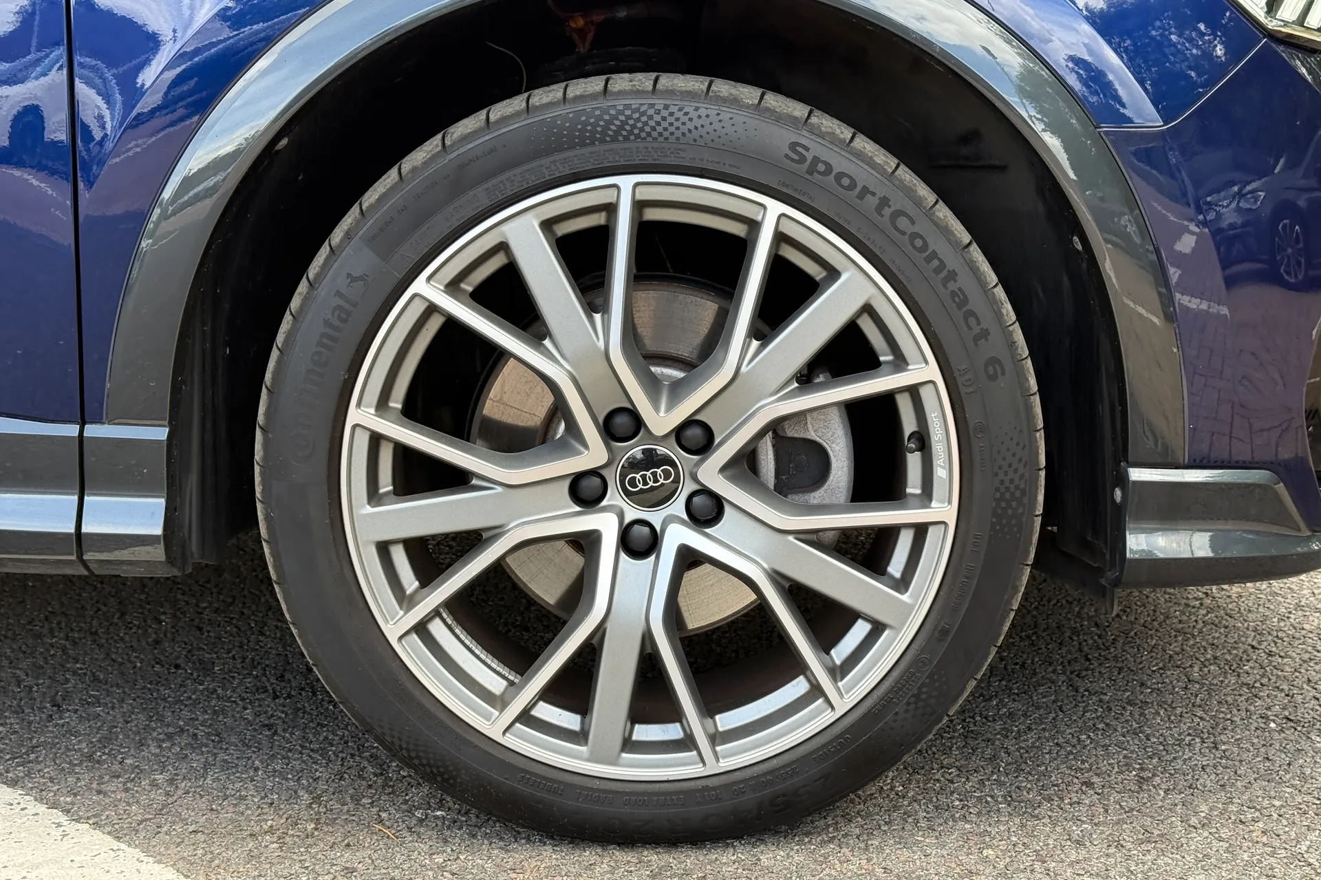 Audi Q3 thumbnail image number 32