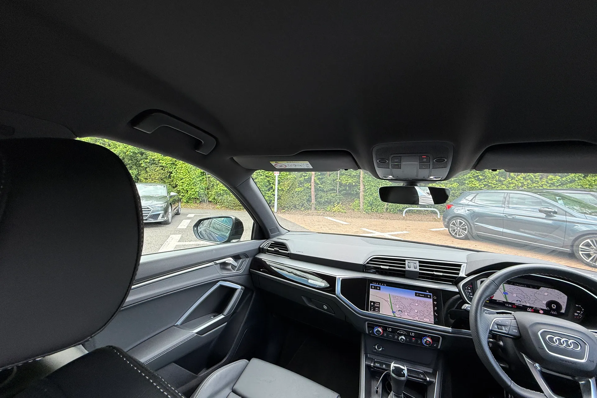 Audi Q3 thumbnail image number 37